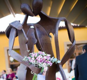 Finca El Lebrel, estatua